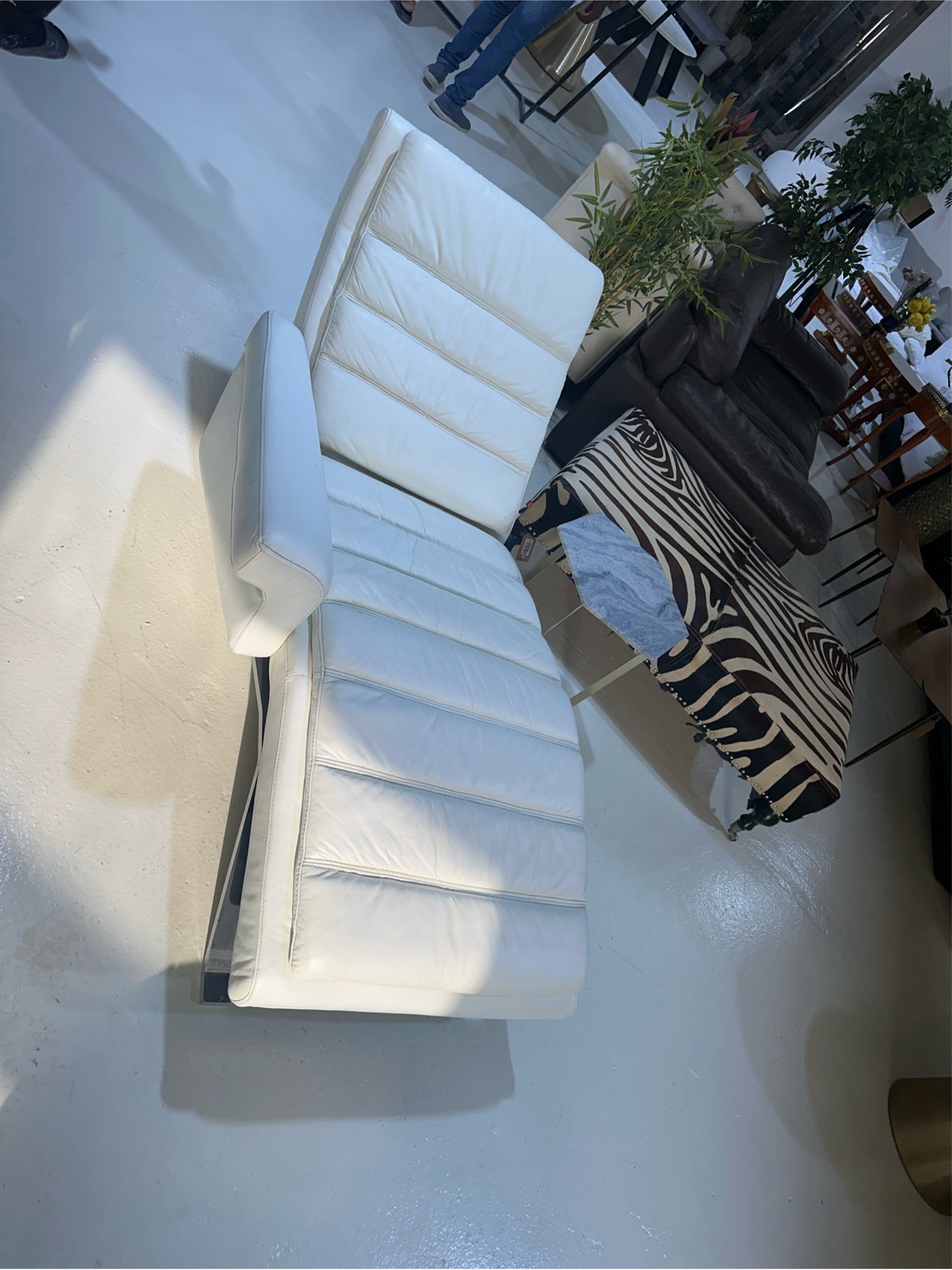 Lounge chair white