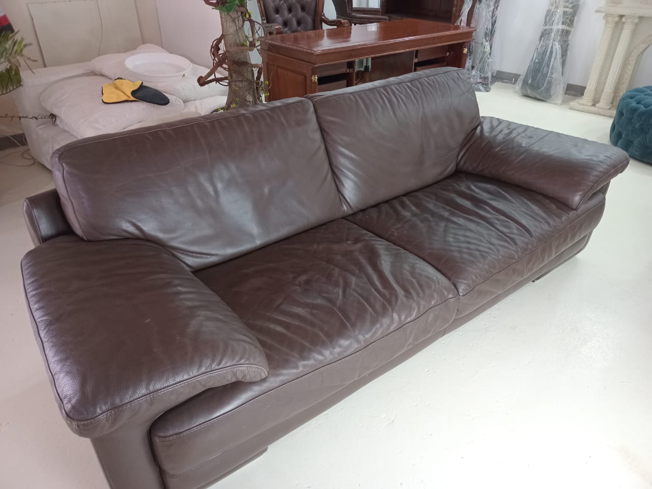 Two seater Brown Lether Sofa from Natuzzi