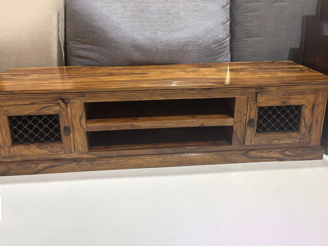 Royaloak – Haveli TV Unit