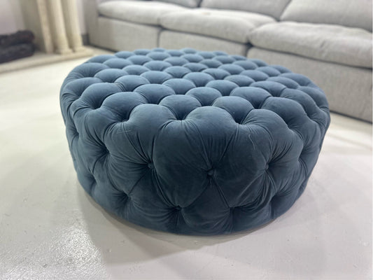 Ottoman round blue velvet