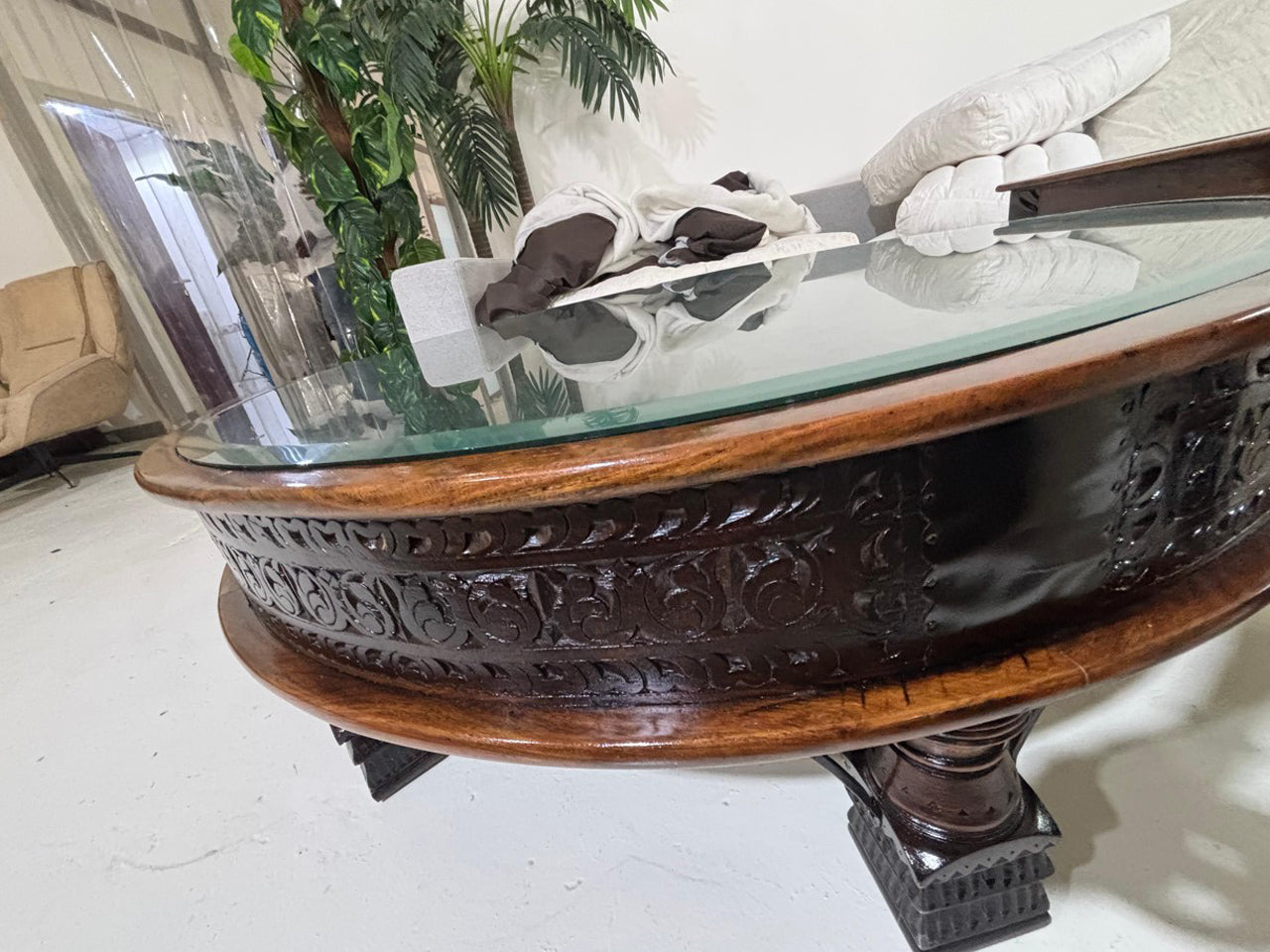 Solid Wood Coffee Table with Ornament