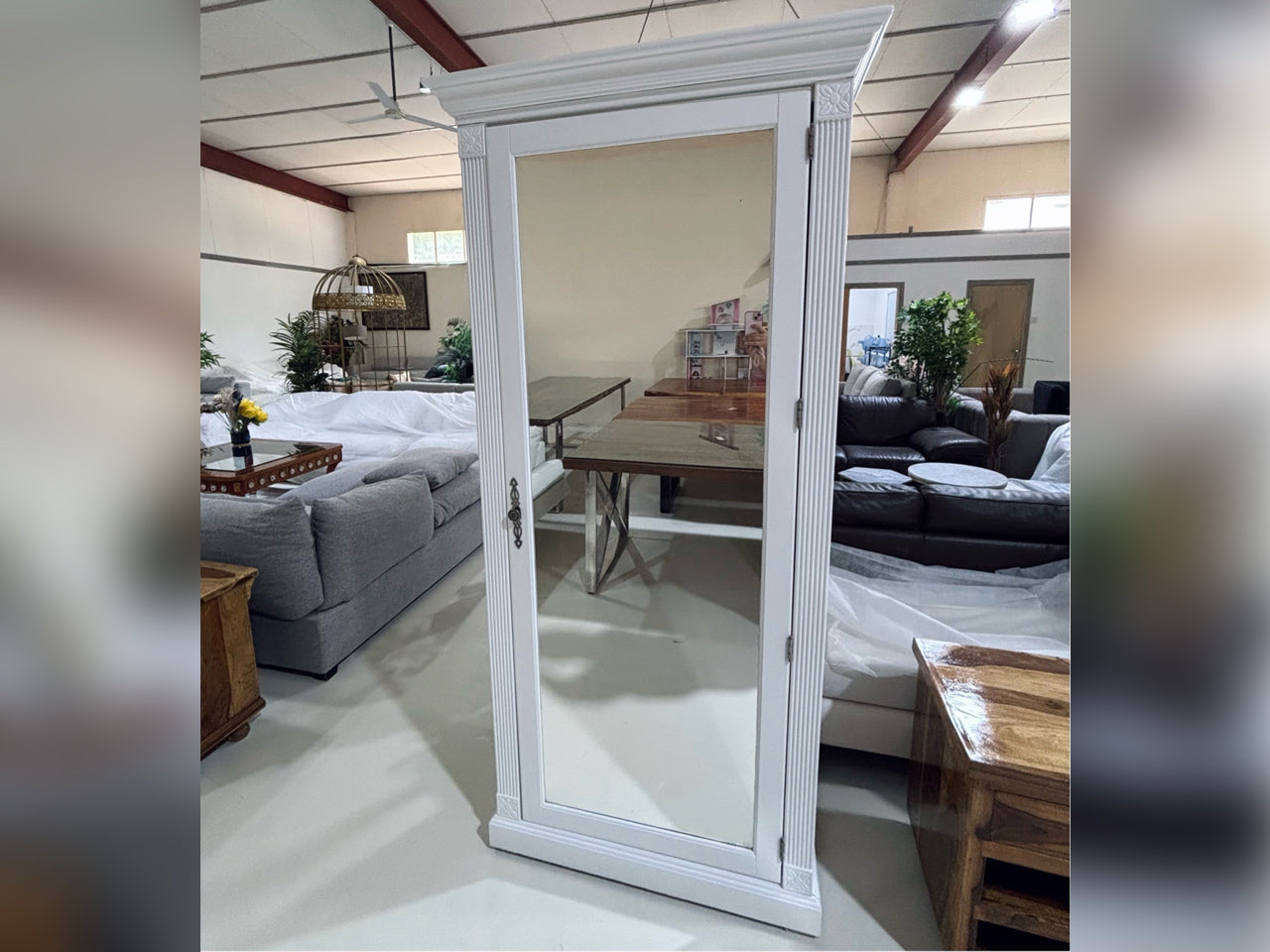 Classic White Shoe Wardrobe – Vintage Style