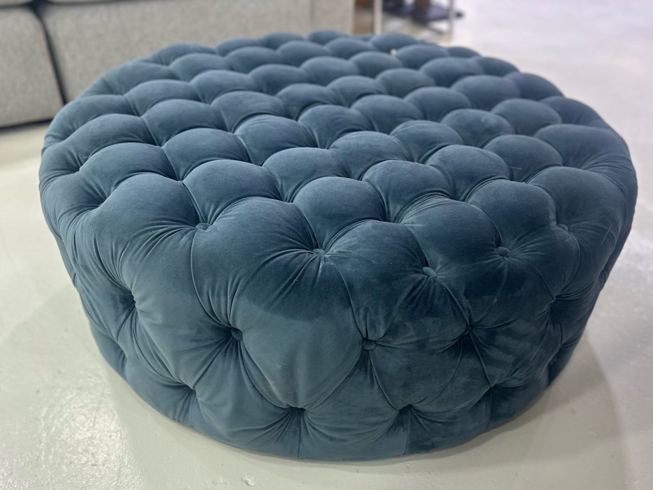 2XL Round Tufted Ottoman – Blue Velvet