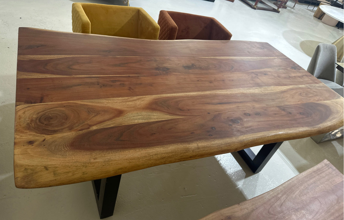 Dinning table, brown, black metal legs