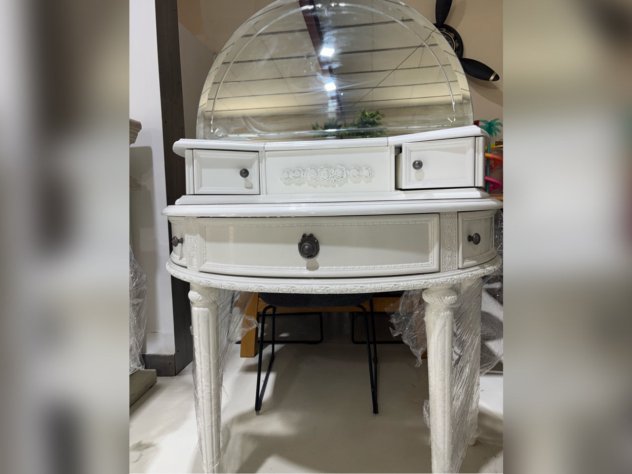 Pottery Barn White Vanity Table with Mirror