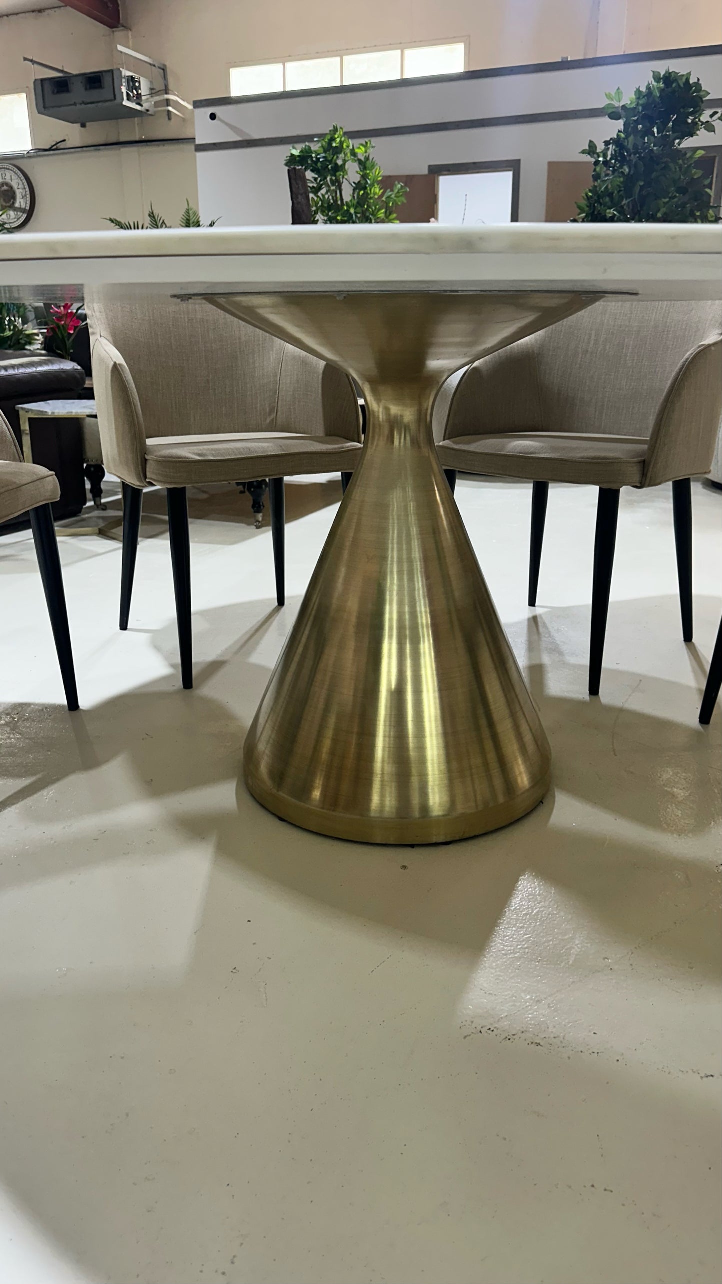 Silhouette Pedestal Dining Table - Oval (White Marble) West elm