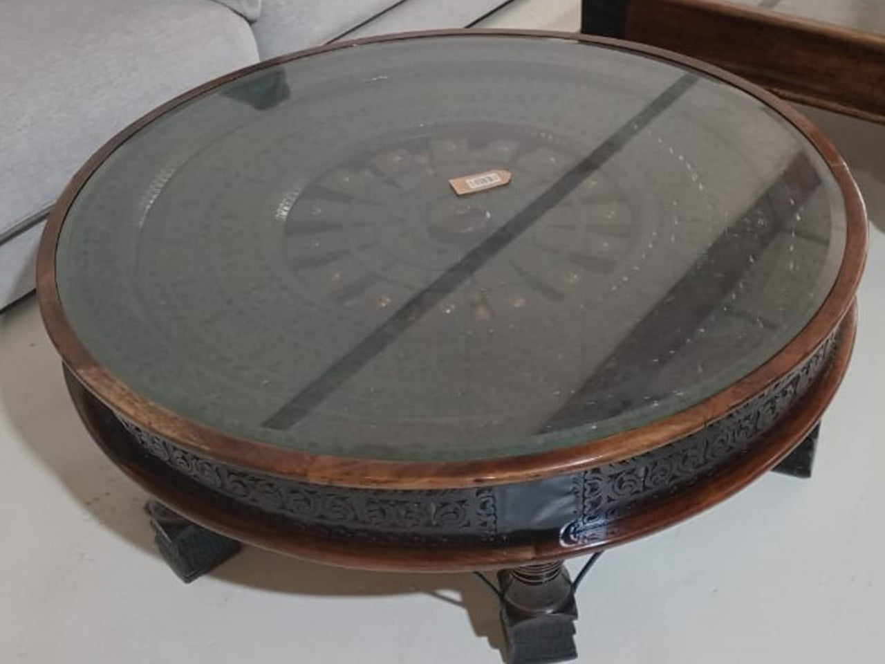 Solid Wood Coffee Table with Ornament