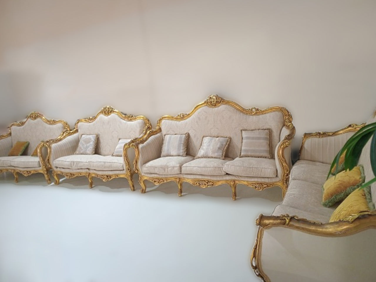 Luxury Arabic Majlis Sofa Set – 14-Seater
