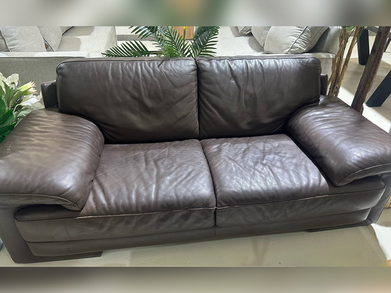 Two seater Brown Lether Sofa from Natuzzi