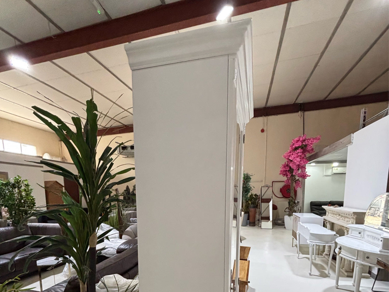 Classic White Shoe Wardrobe – Vintage Style