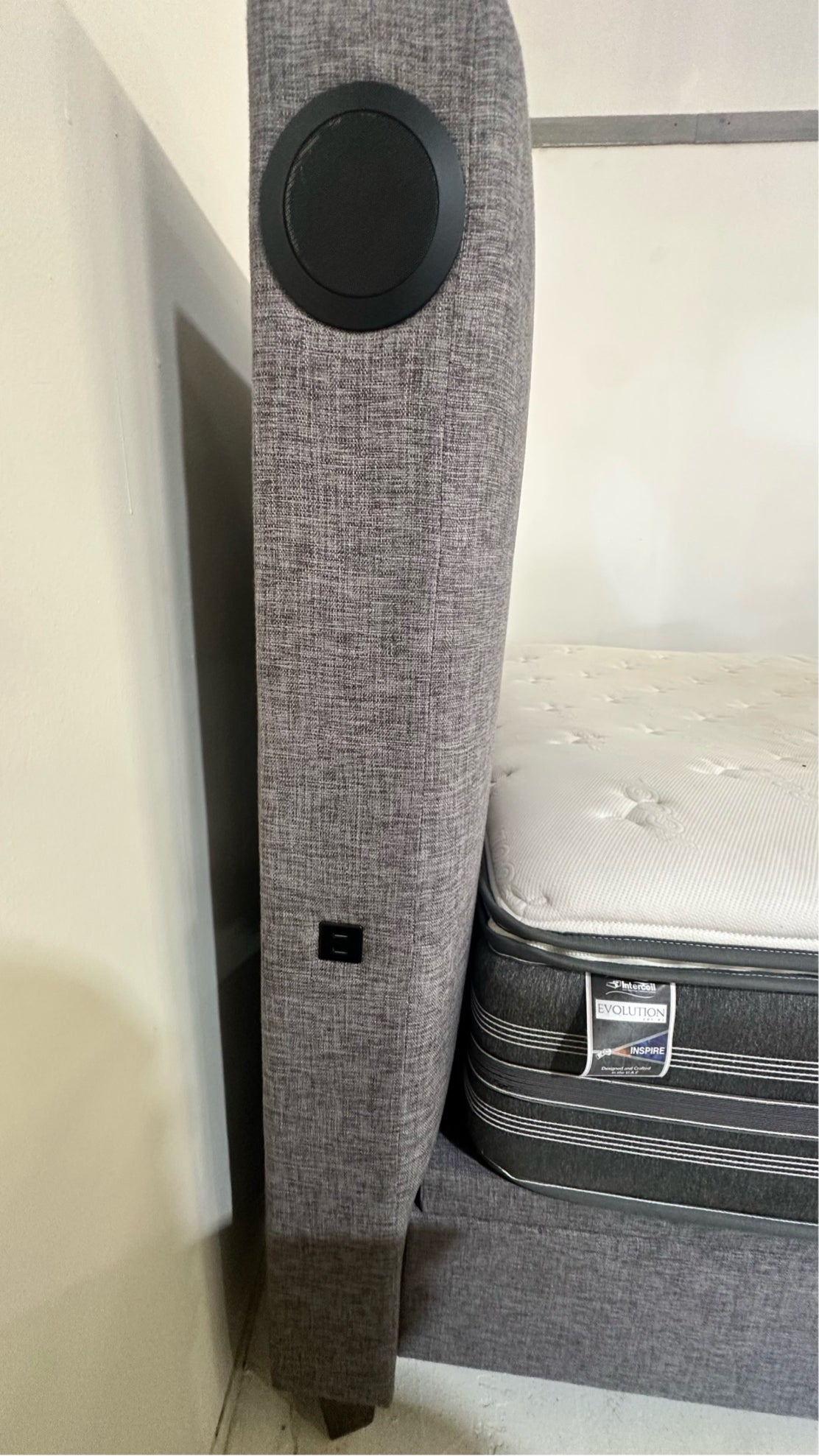 King size bed Home Centre