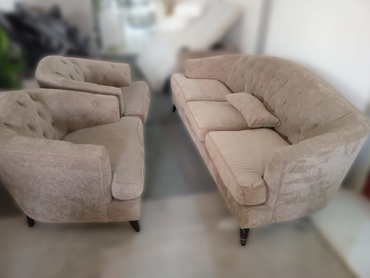 2XL Curved Velvet Tufted Sofa Set – 3-Seater and 2 Armchairs